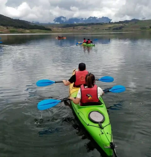 Kayak en la Laguna Huaypo Medio Día